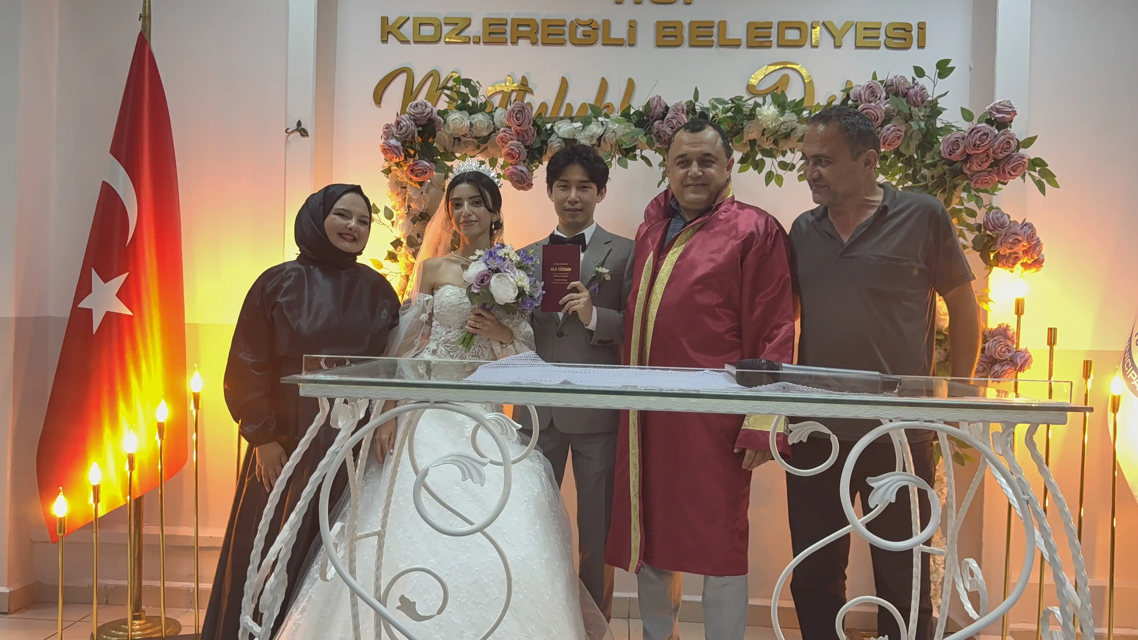 İnternette aşık oldu, dünya evine girdi..
