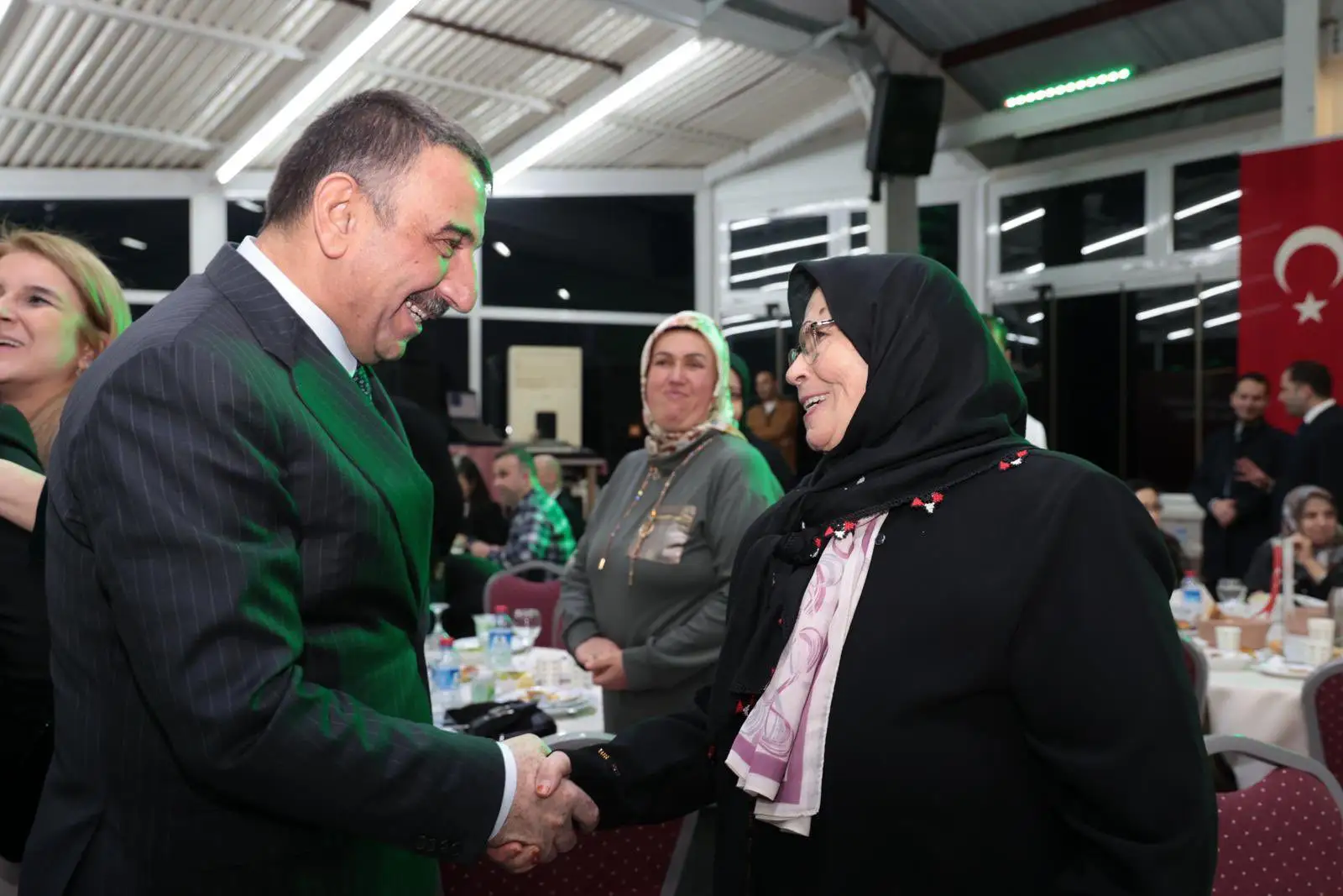 Şehit Yakınları ve Gaziler Onuruna Büyük Aile İftarı