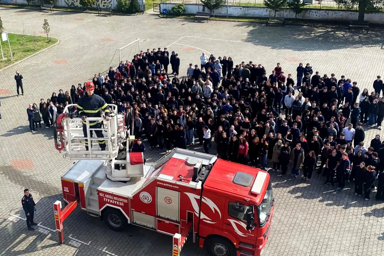 1030 KİŞİ DEPREM TATBİKATLARIYLA BİLGİLENDİRDİ