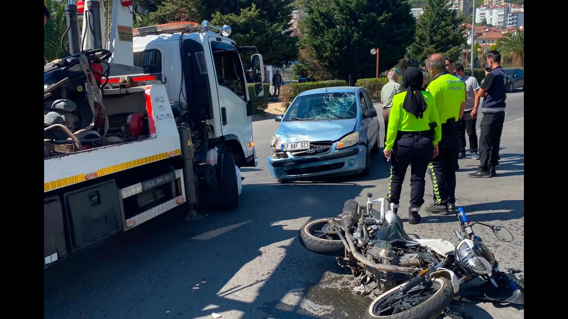 Ereğli’de Motosiklet Kazaları Peş Peşe Geldi: 1’i Ağır 2 Yaralı