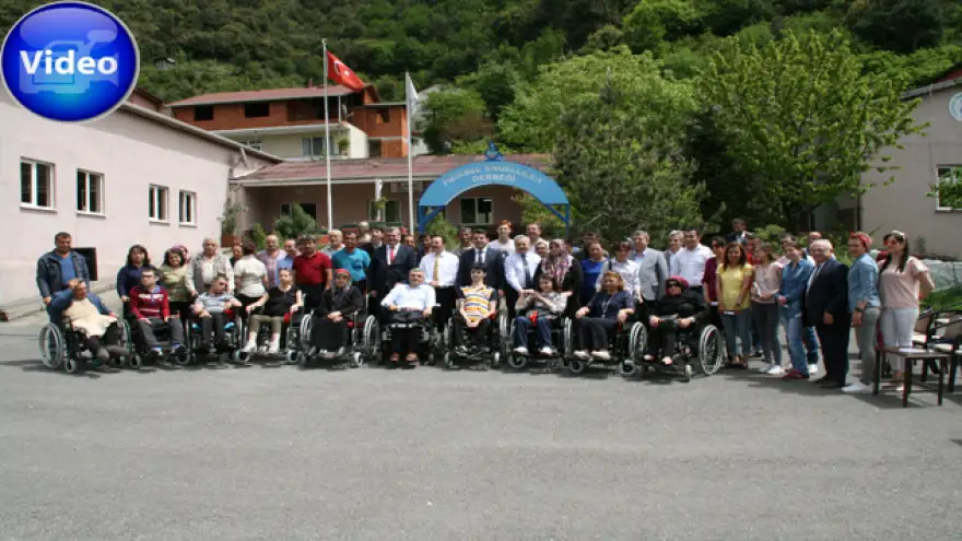 Engeller birlikte aşılır