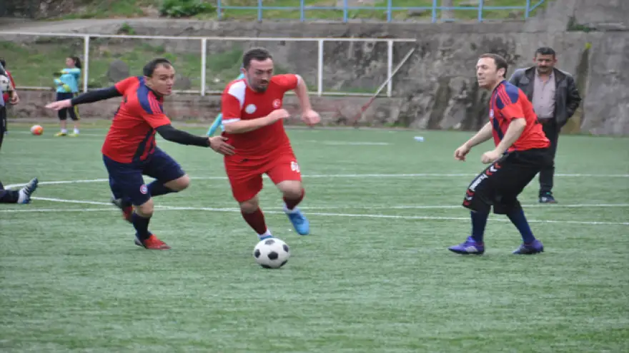 Çilek şenliği futbol ve voleybol turnuvaları..