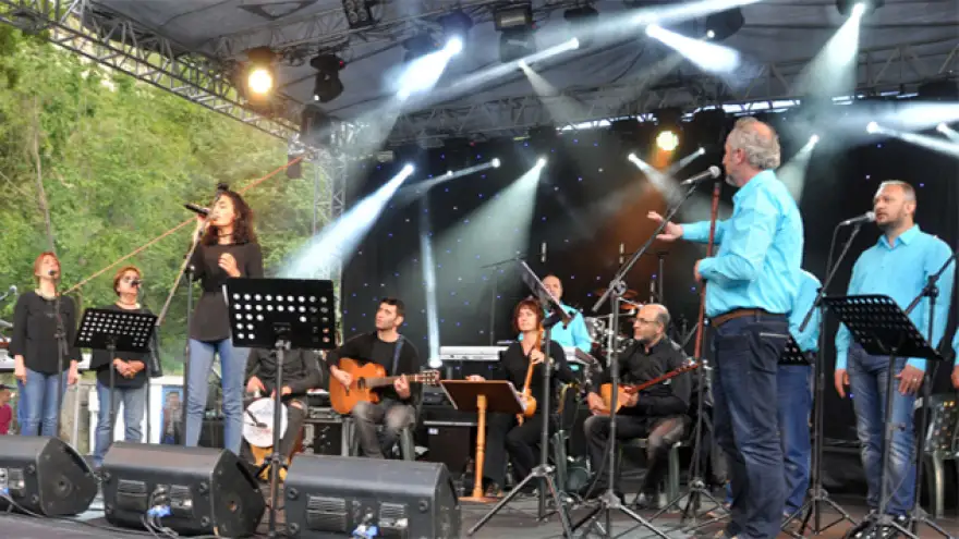 Turkuaz ve Neray Ereğli’yi coşturdu