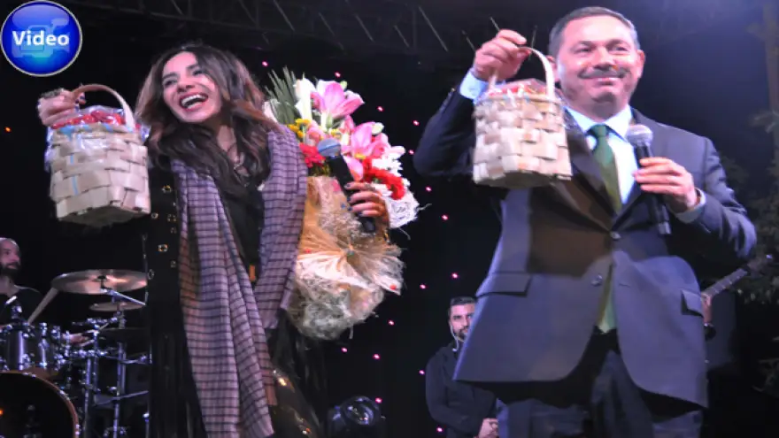 Başkan Uysal, Betül Demir’i, Osmanlı Çileği güzeli seçti