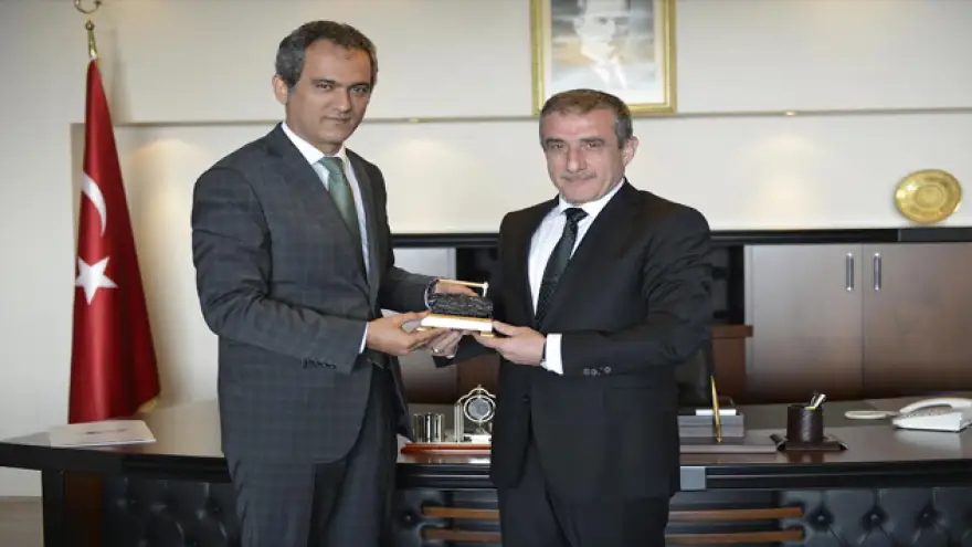 Eroğlu, Özer'e ziyarette bulundu