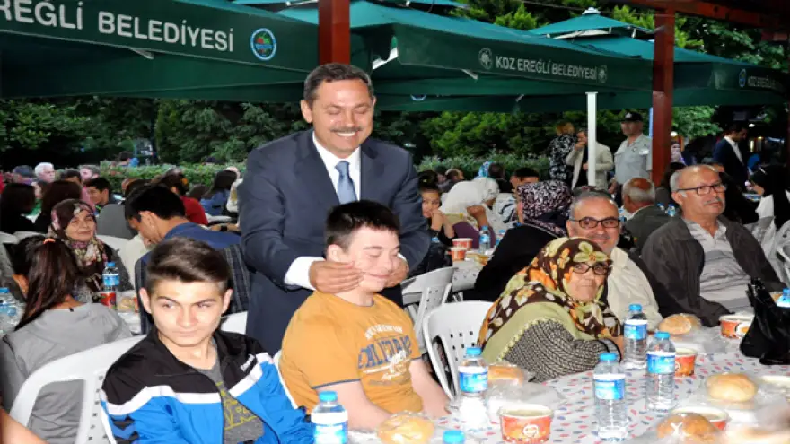Uysal, engellileri iftar sofrasında ağırladı