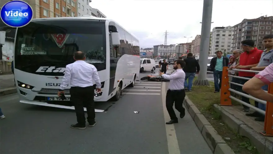 Bu kazaya midibüs sürücüsü bile inanamadı...