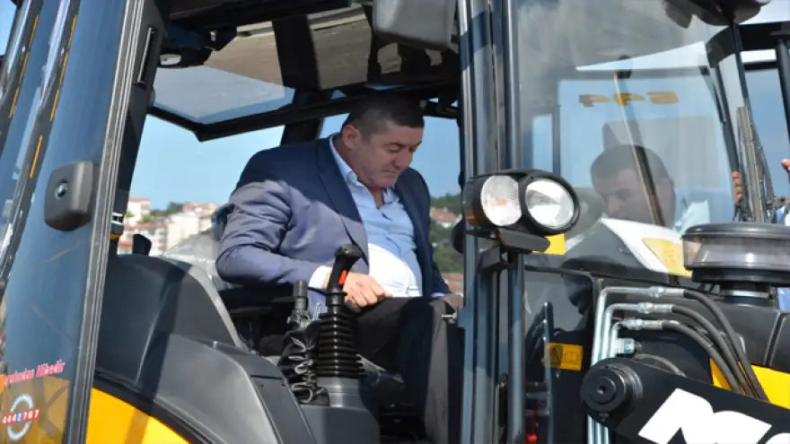 Alaplı Belediyesi’ne yeni iş makinesi