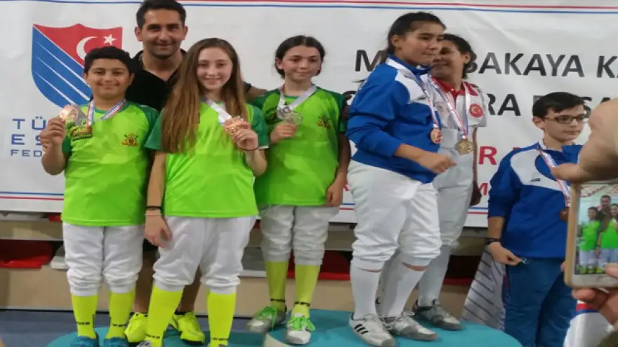 Madalyalarla döndüler