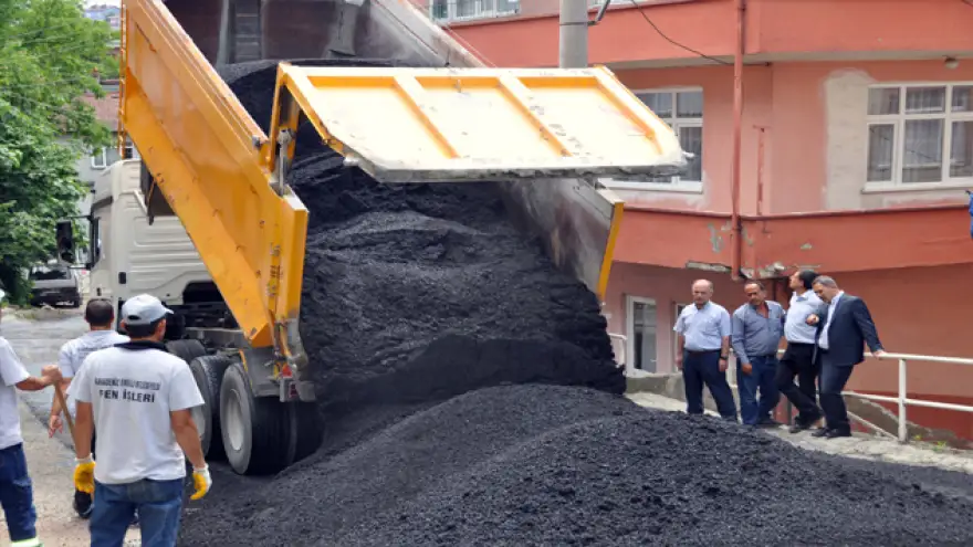 Asfalt çalışması başladı, hedef 60 bin ton