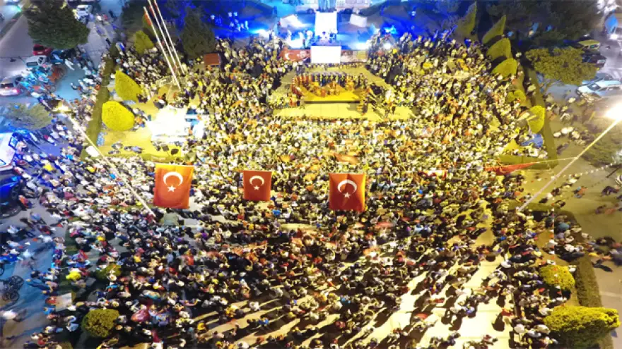 Demokrasi nöbeti, 15 Temmuz Cumartesi gecesi..