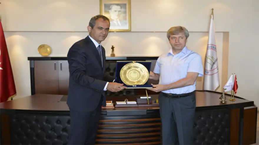 Vali Çınar, Rektör Özer’i Ziyaret Etti