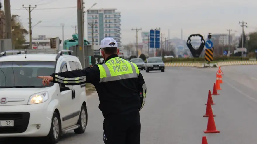 81 ilde eş zamanlı trafik kontrolü