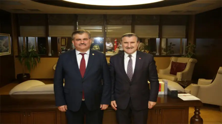 Çaturoğlu, Gençlik ve Spor Bakanı Bak’ı ziyaret etti