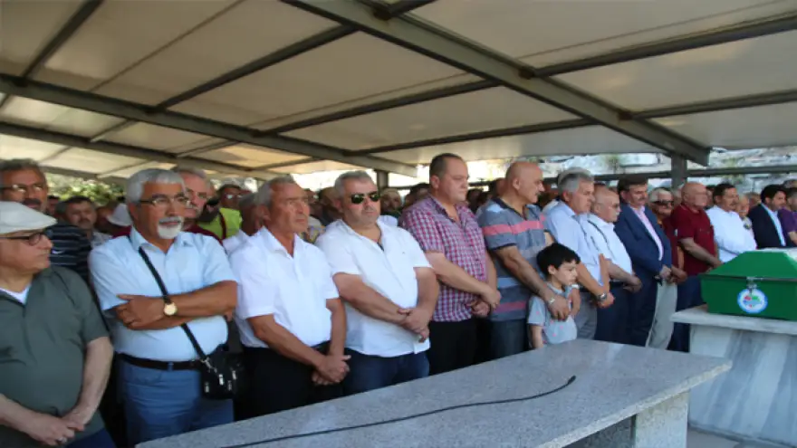 Dualarla son yolculuğuna uğurlandı