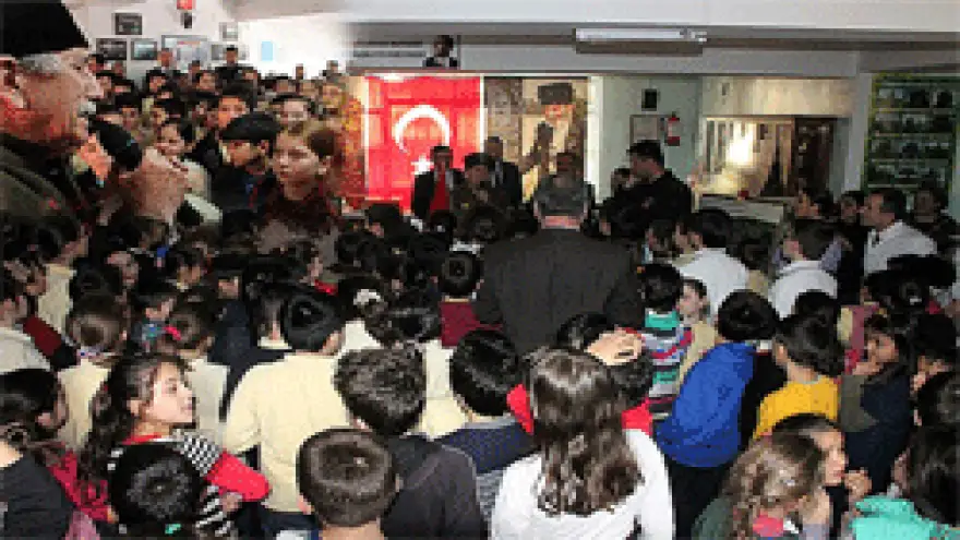 İHSAN YILMAZ OKULUNDA ÇANAKKALE SERGİSİ AÇILDI