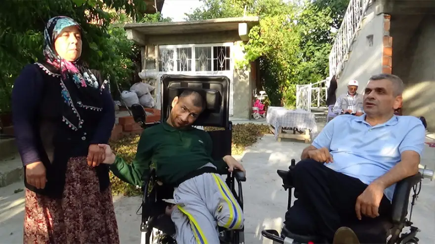 Acar, sürpriz karşında duygularını gizleyemedi