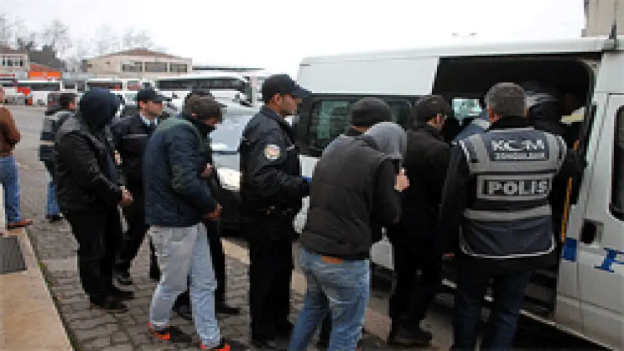 UYUŞTURUCU OPERASYONU : 5 TUTUKLAMA