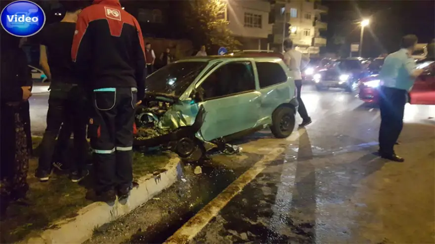 Otomobiller çarpıştı, sürücülerden birisi alkollü çıktı