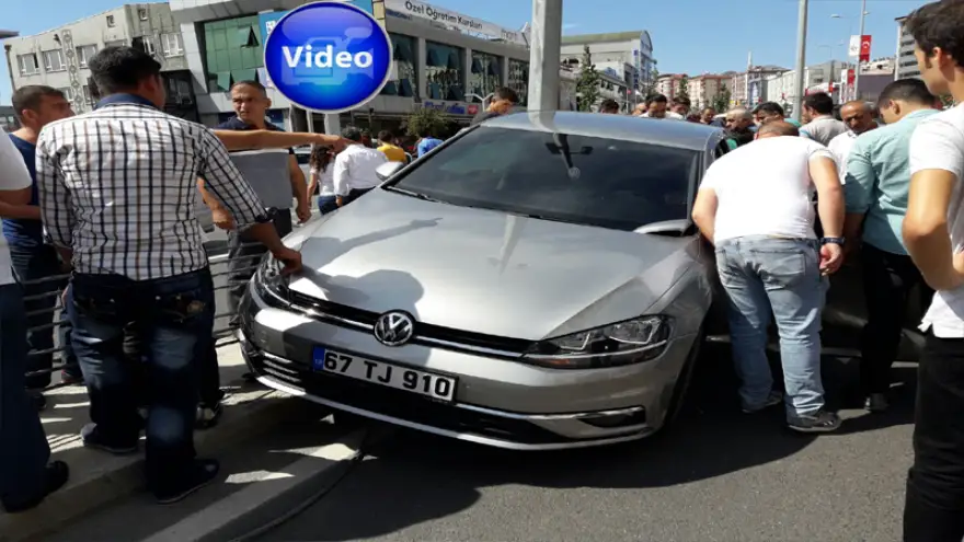 Tır otomobile çarptı; 1 yaralı