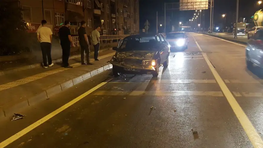 Karşı şeride geçti, tır’ın altına girdi…