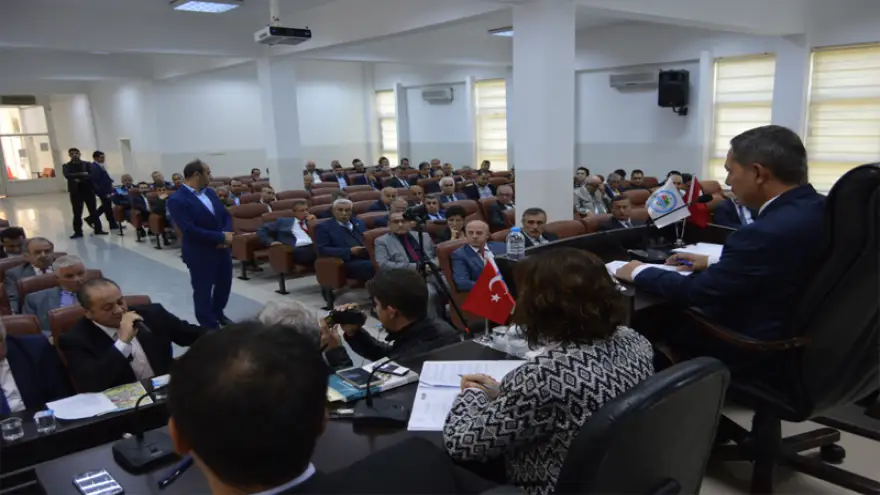 Mecliste borç tartışması