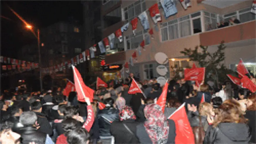 SİZİN SEVGİNİZ SAYESİNDE DÜNYANIN EN MUTLU ADAMIYIM
