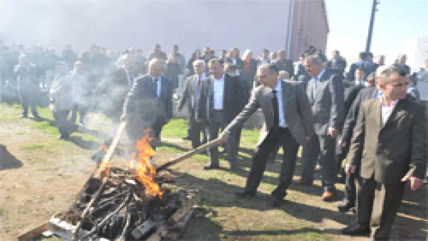 NEVRUZ BAYRAMI ALAPLI'DA ÇOŞKUYLA KUTLANDI