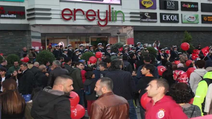 EREYLİN AVM' de Cumhuriyet coşkusu...