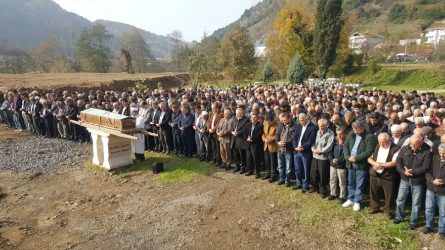 Baba Akyüz ebediyete uğurlandı