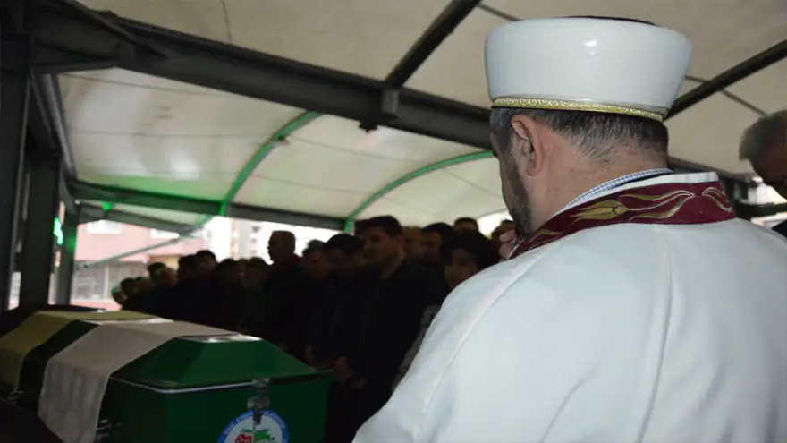 Rabia Yaşar, dualarla son yolculuğuna uğurlandı