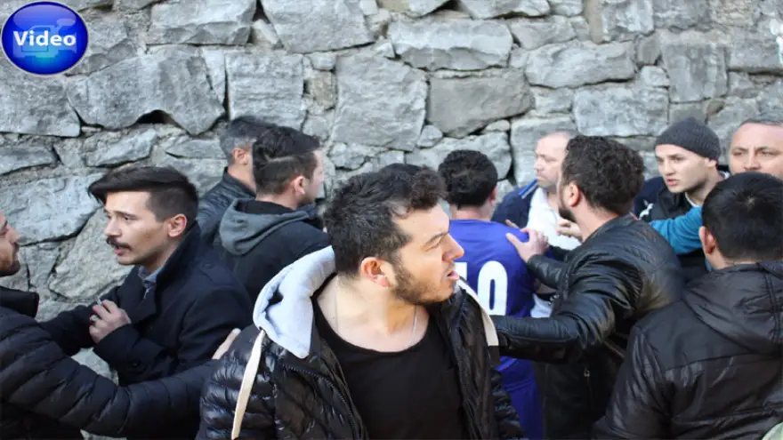 Sahadan forması ile tribüne çıktı