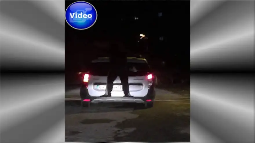 Kamyonet arkasında tehlikeli yolculuk…