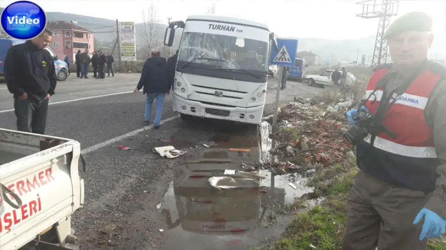 ATV ile minibüs çarpıştı…