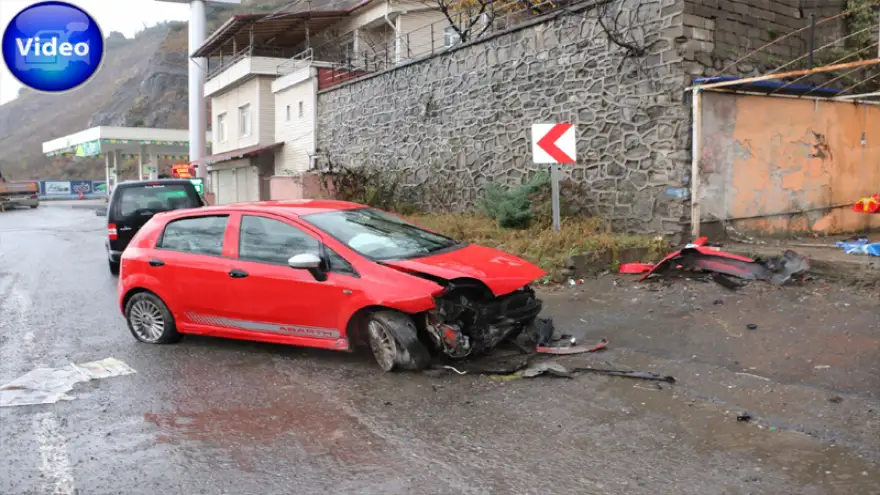Trafik Kazası: 1'i çocuk 3 yaralı