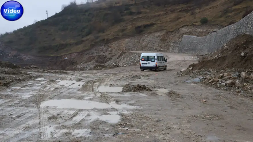 Bozuk yol sürücüleri isyan ettiriyor