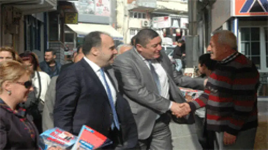 TEKİNE MAHALLELERDE SEVGİ SELİ 