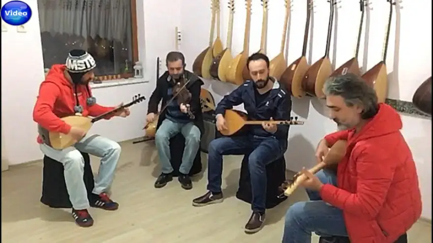Bizde Noel baba yok Müslüm baba var