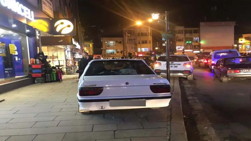 Trafik kurallarını hiçe sayan bir sürücü daha...