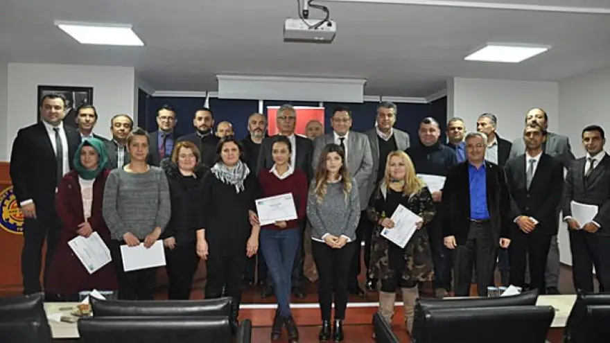 Eğitimi tamamlayanlar sertifikasını aldı...