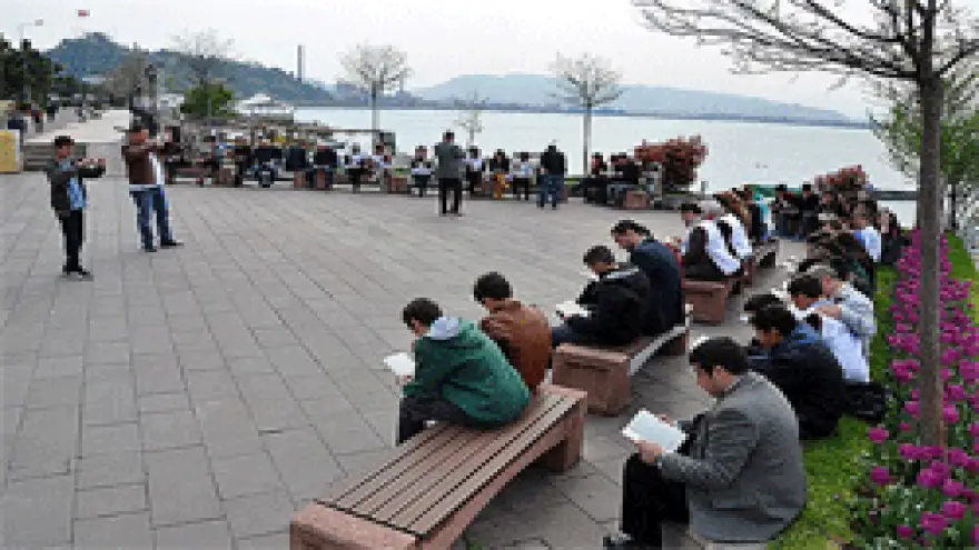 EREĞLİ'DE KİTAP OKUMA ETKİNLİĞİ