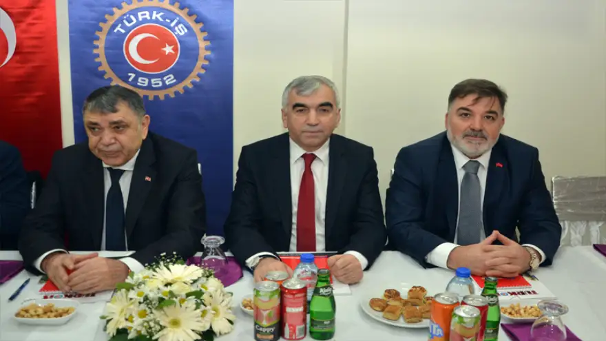 TÜRK-İŞ BAŞKANLAR KURULU İZMİR’DE TOPLANDI

