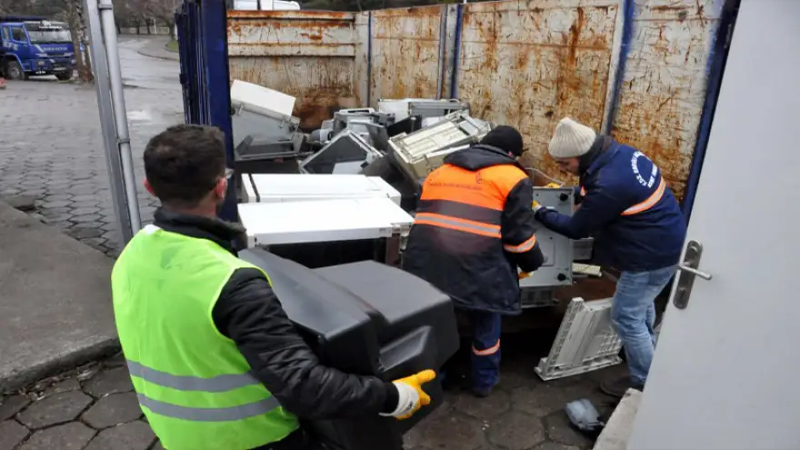 10 ton e-atık geri dönüşüm tesisine gönderildi