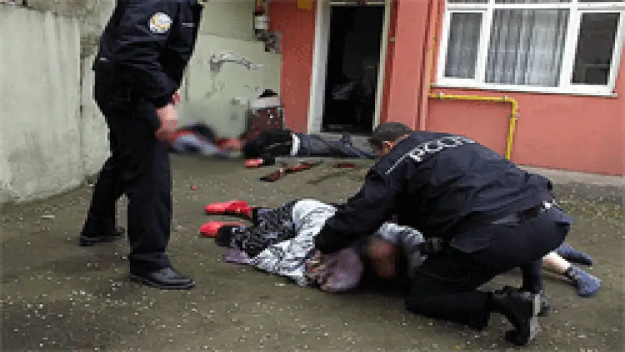 CİNNET GEÇİRDİ 4 ÖLÜ(HABERİN DETAYLARI)