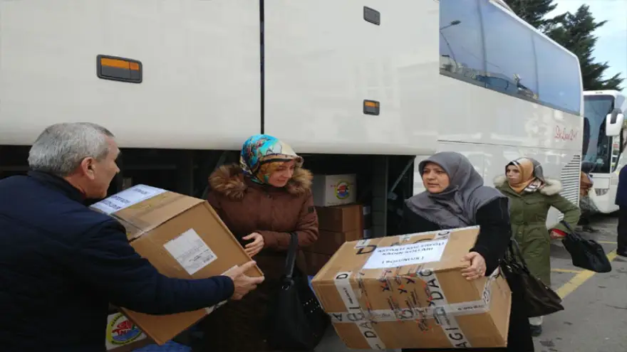 AK Parti kadın kolları tarafından yola çıktı…