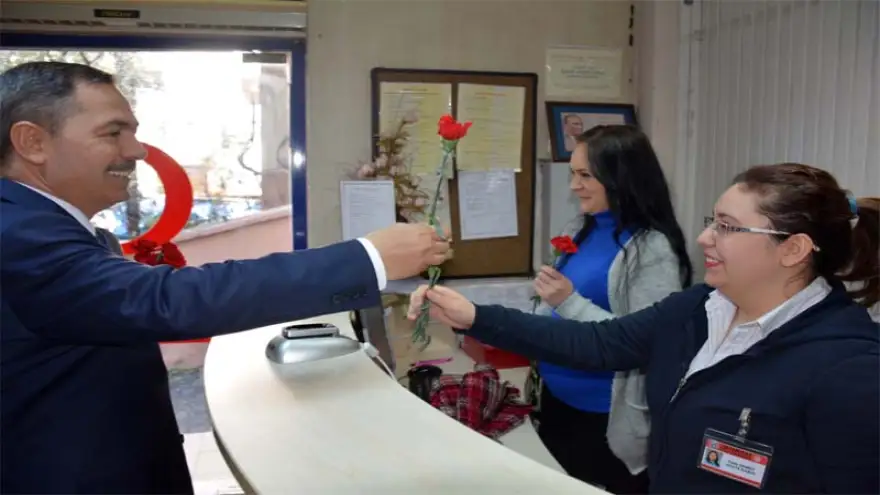 Uysal’dan, Tıp Bayramı dolayısıyla hastanelere ziyaret