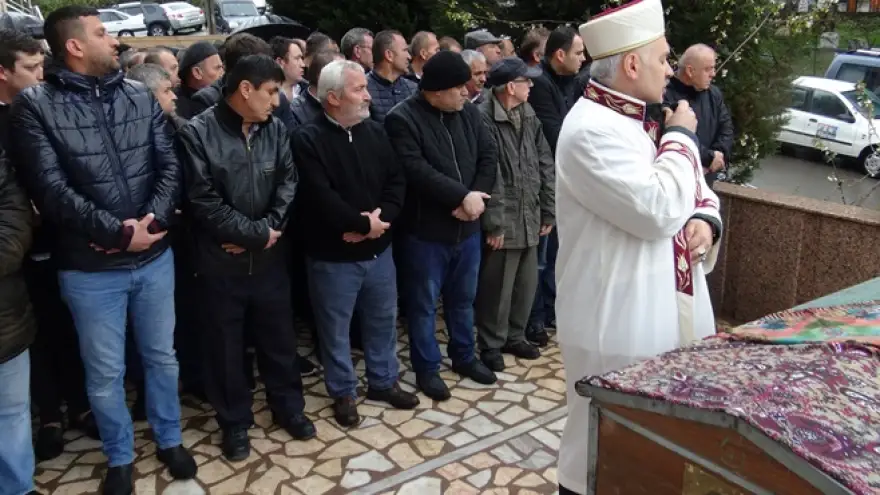 Reşat Kartal'ın ablası son yolculuğuna uğurlandı