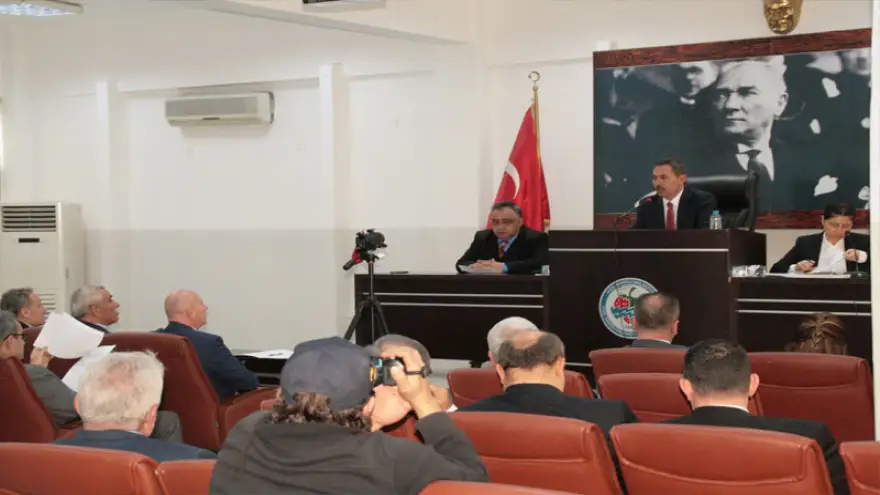 Mecliste kıran kırana tartışma, “Kampüs ne olacak?”

