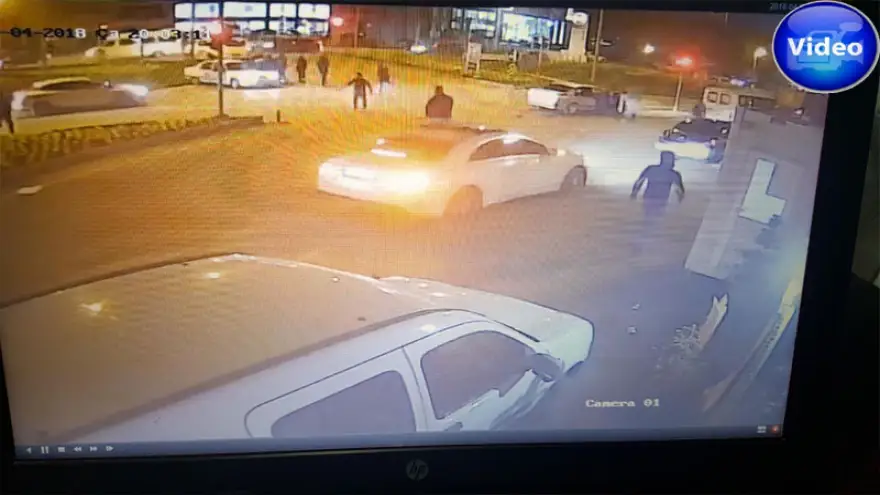 Hastane dönüşü Tır’ın altında kaldılar…