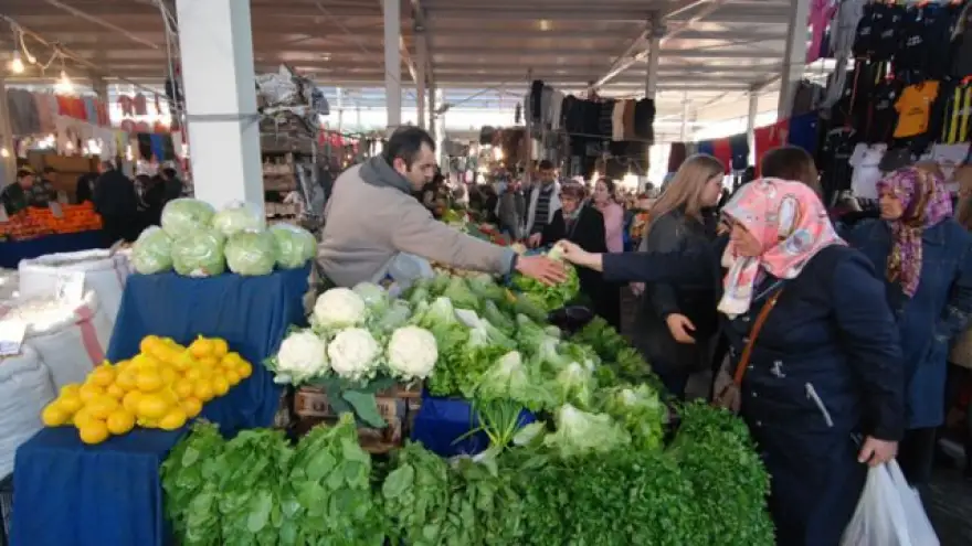 Mart kapıdan baktırdı